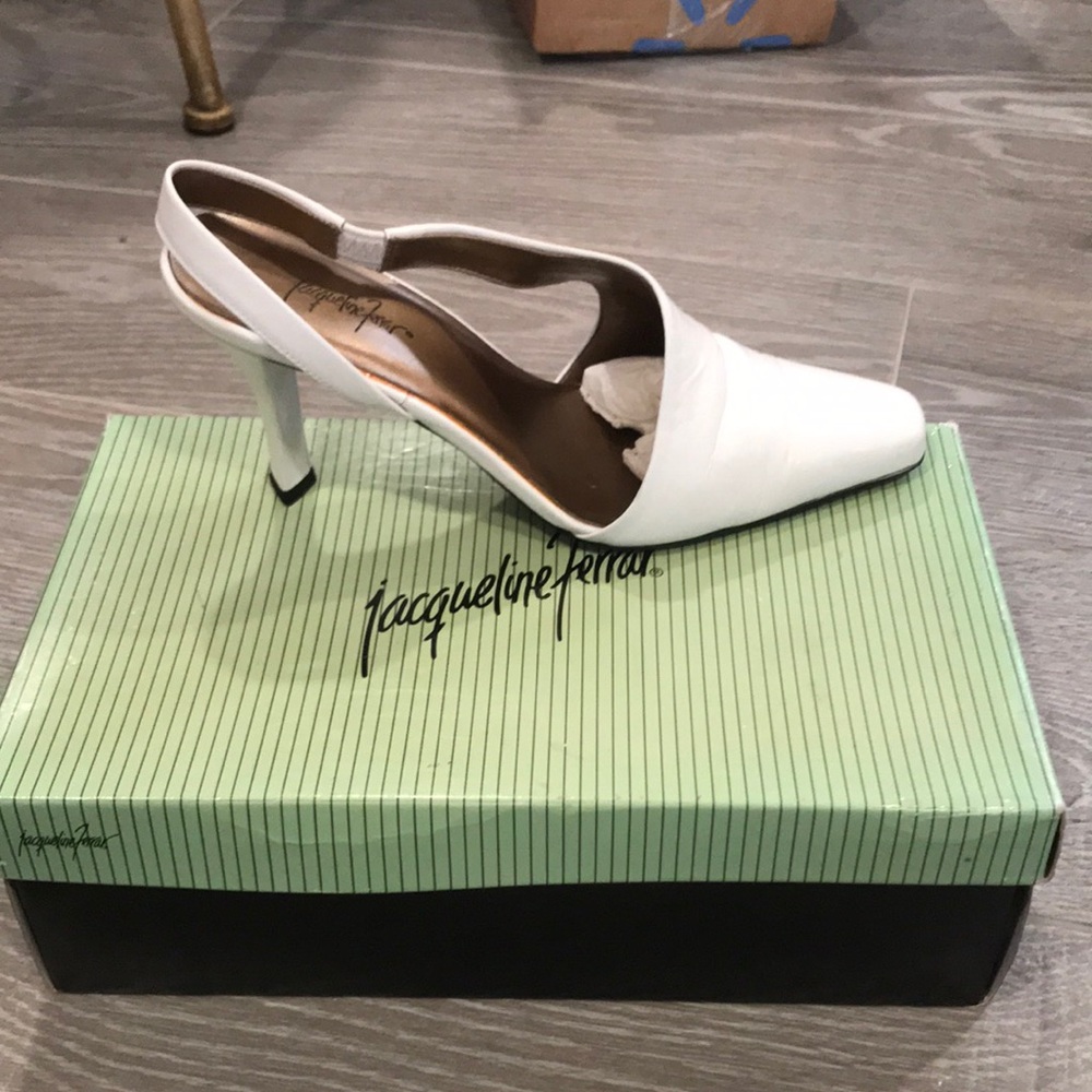 Jacqueline Ferrar White Slingback Pointed-Toe Heels